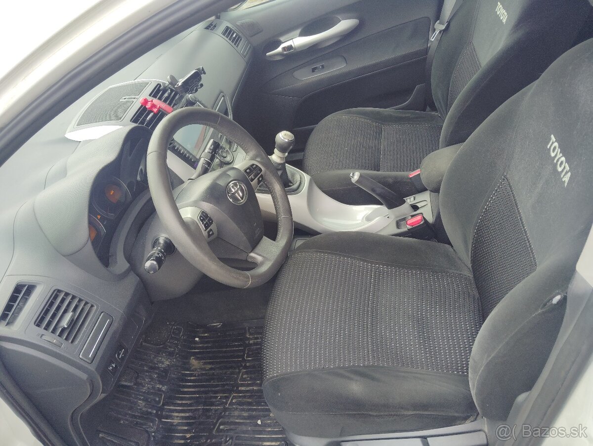 Toyota Auris - 5