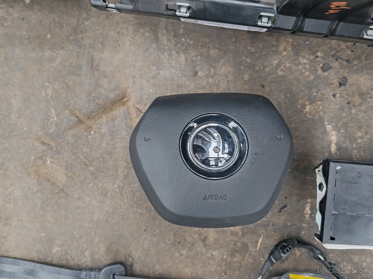 ŠKODA OCTAVIA IV PAlubova doska - 5