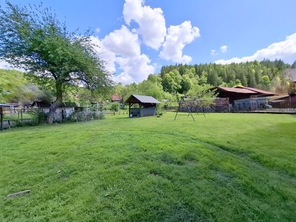 Rodinný dom s parádnym pozemkom - 5