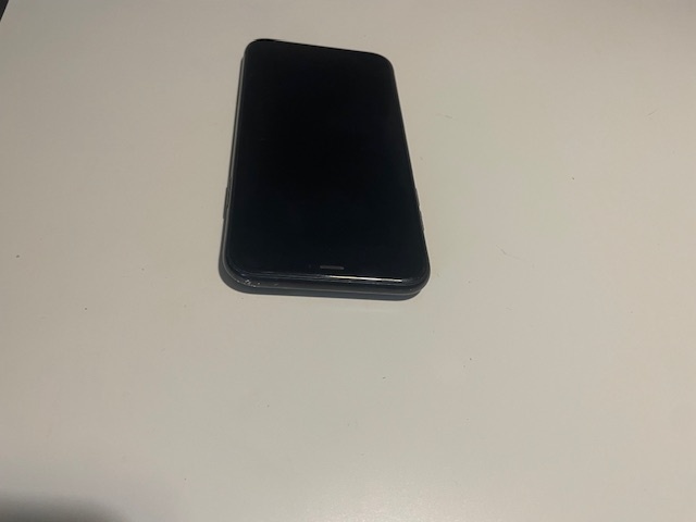 Krásny Iphone XR čiernej farby 64GB batéria 92 percent - 5