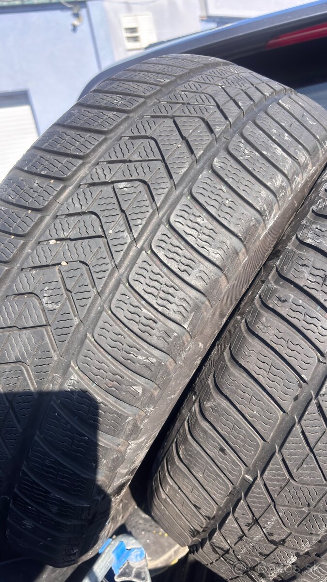 R18 235/55 PIRELLI SOTTOZERO 3 - 5