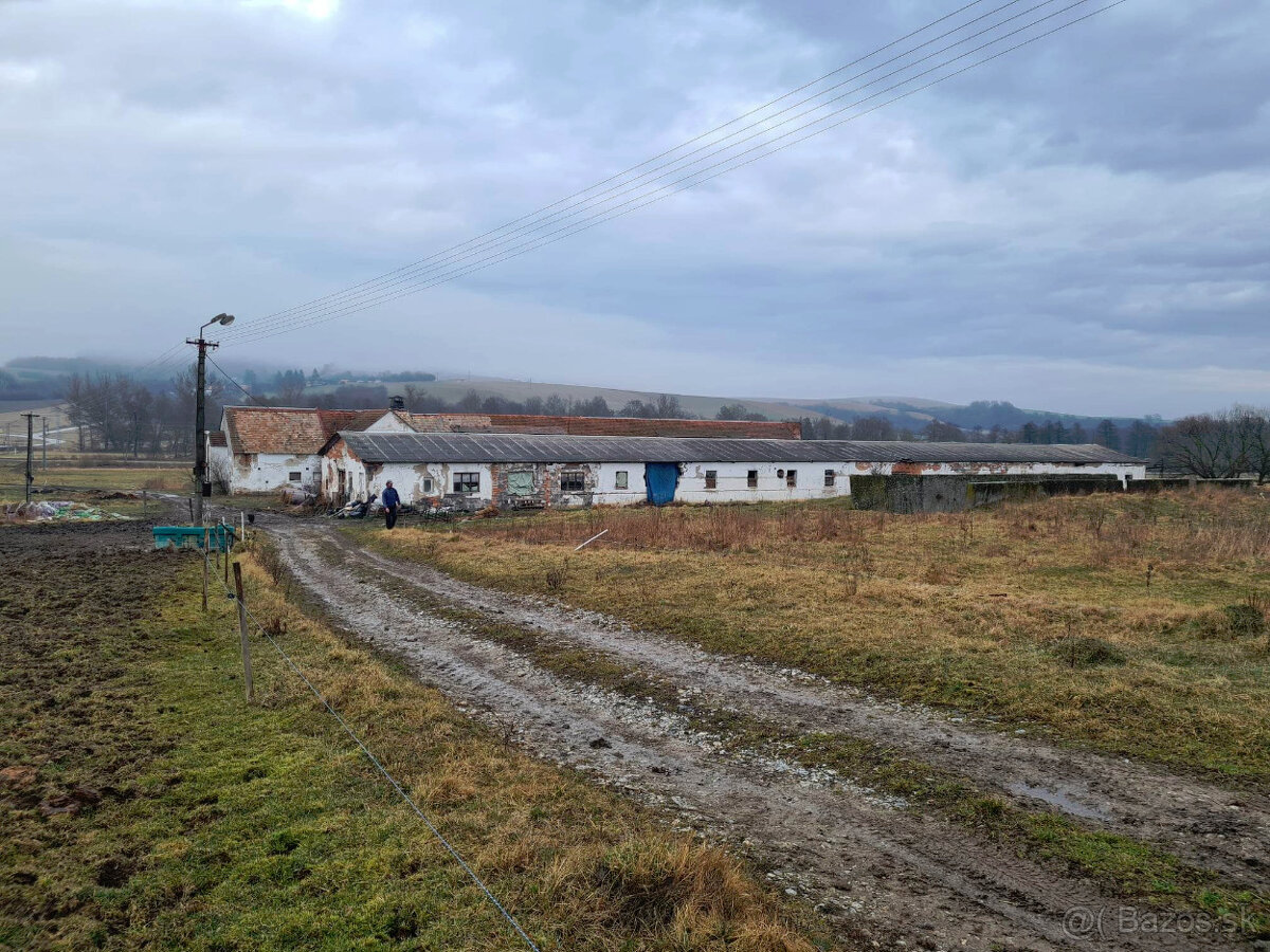Ponúkame hospodárske budovy obci Chvalová. - 5