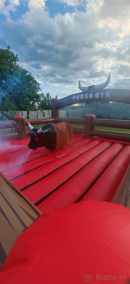 Skákaci hrad rodeo býk - 5