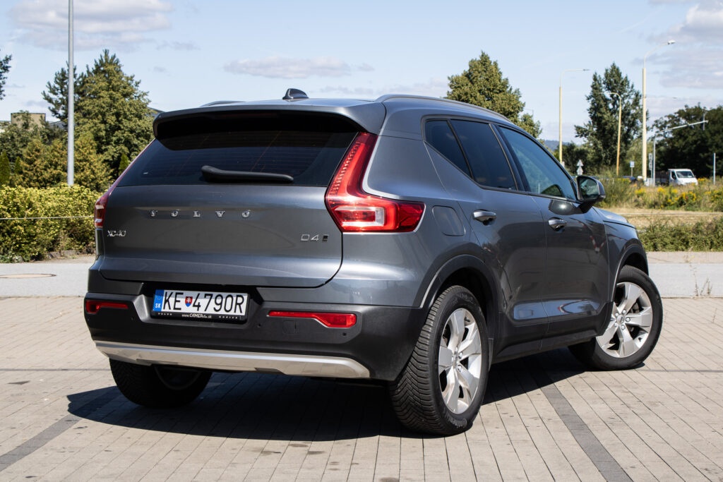 Volvo XC40 D4 Momentum (2018) - 5