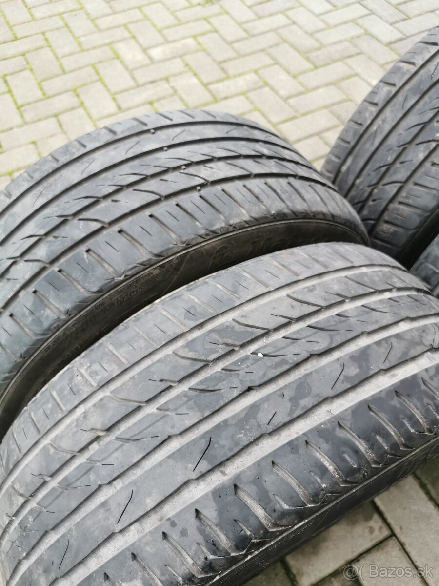 Letné pneu 225 40 r18 - 5