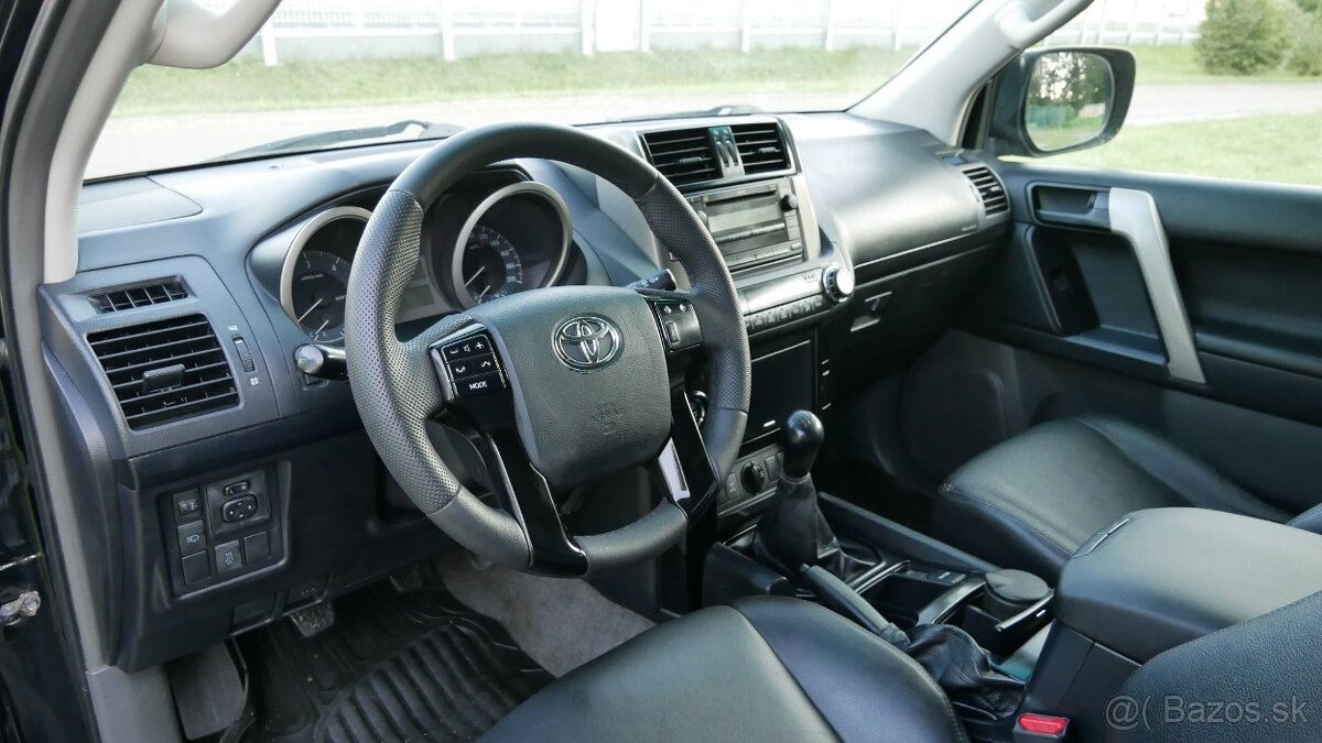 Toyota Land Cruiser - 5