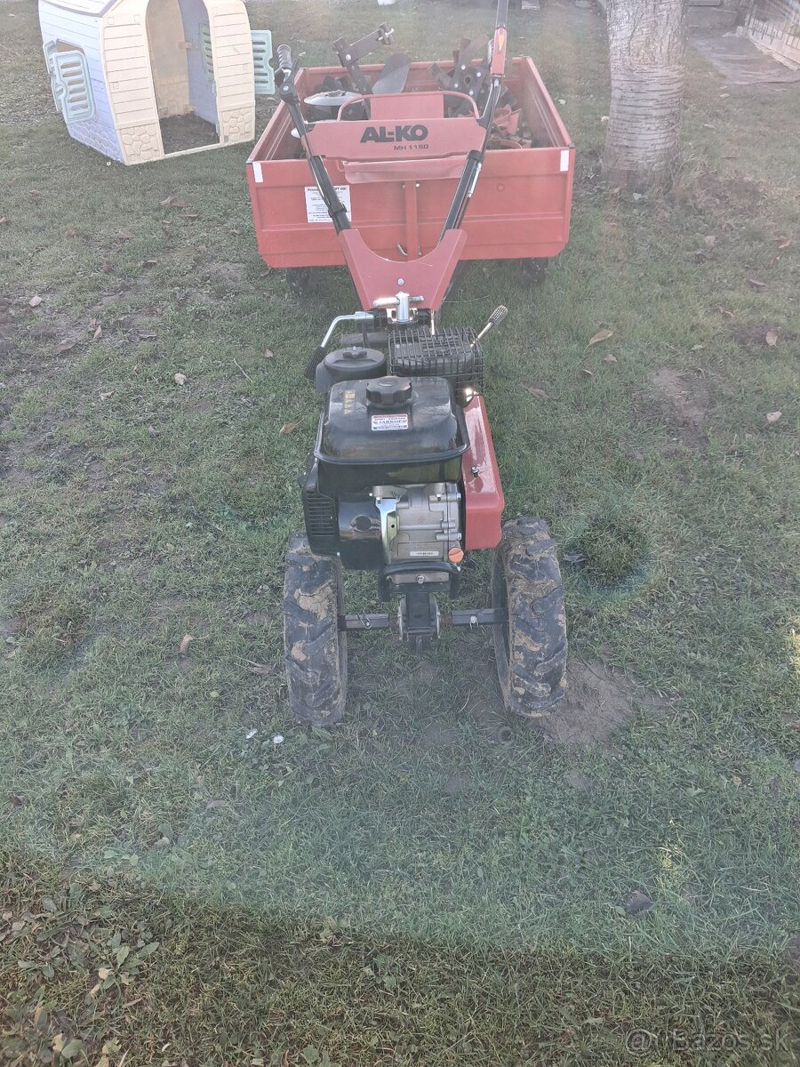 Predám málo malotraktor s vlečkou aj príslušenstvom - 5