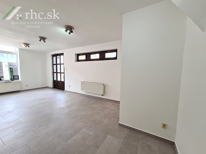 PRENÁJOM LUKRATÍVNE OBCHODNÉ PRIESTORY PRI MSÚ - SOV. HRDINO - 5