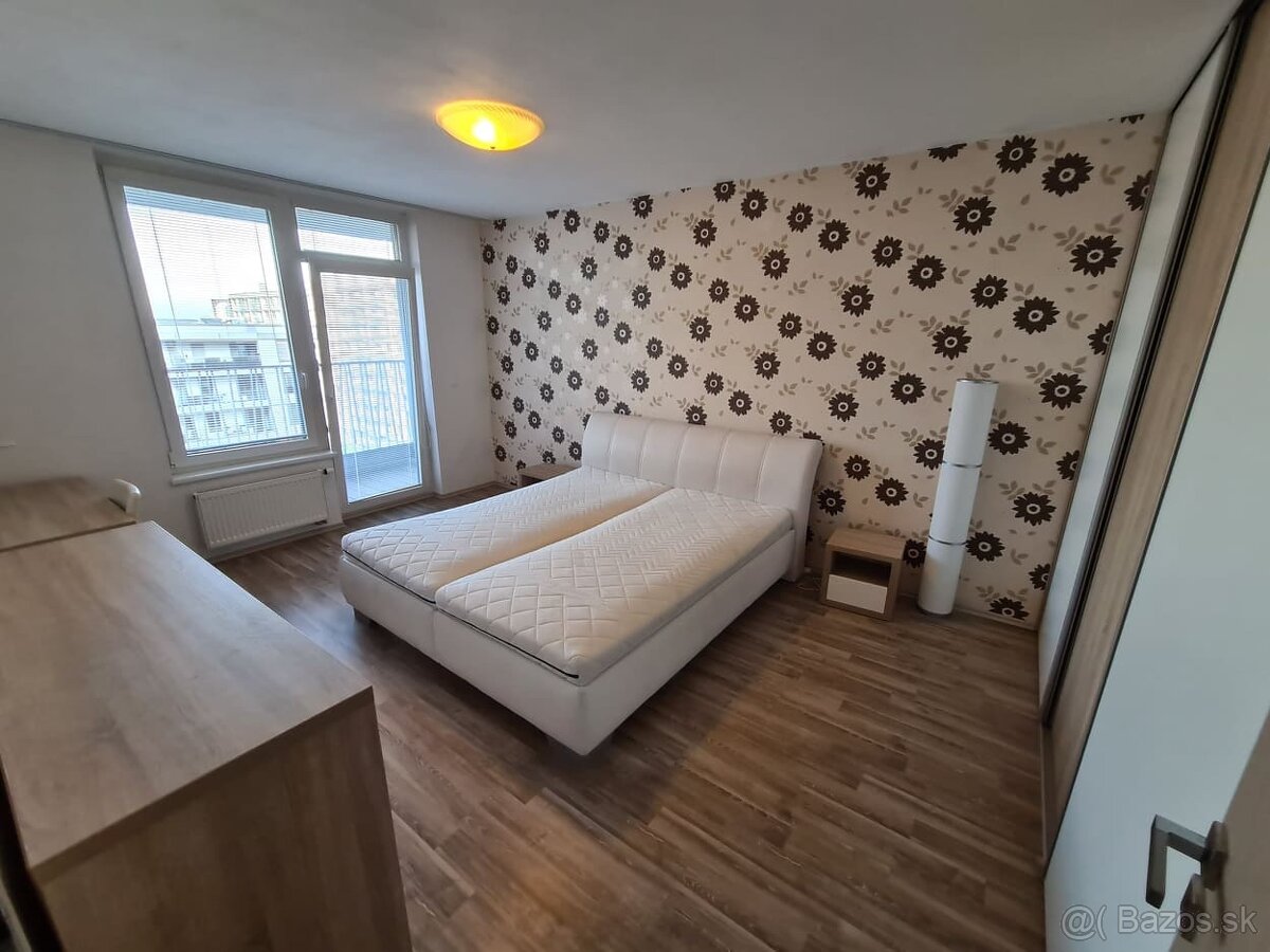 3 izbovy byt oc retro bratislava - 5