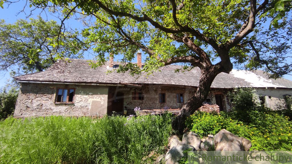 VÝRAZNE ZNÍŽENÁ CENA - Gazdovský dvor v príjemnom prostred - 5