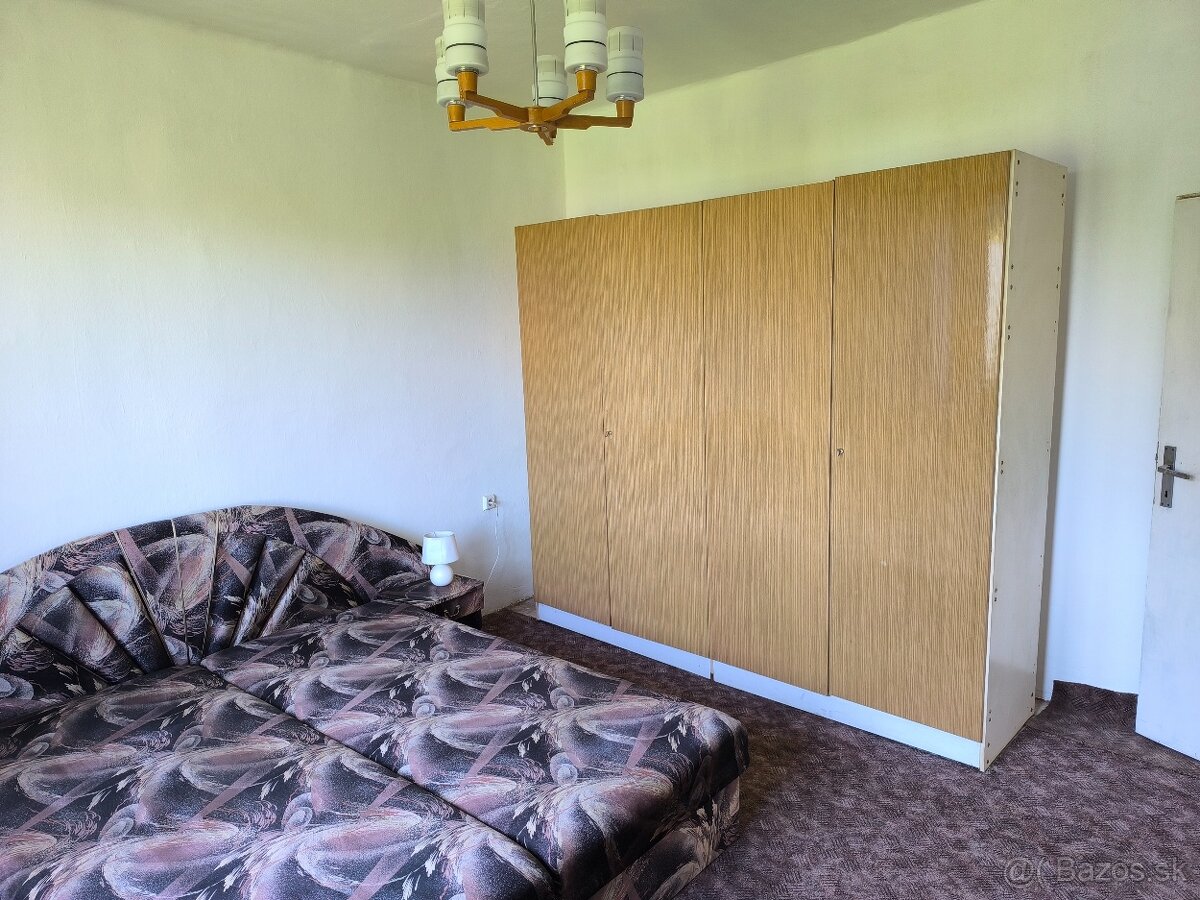 Predám rodinný dom v centre obci Dvorníky 4+1. - 5