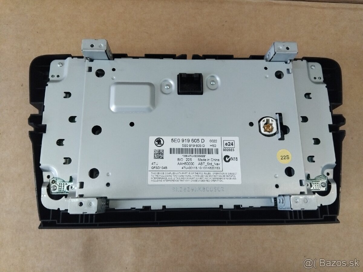 autorádio Octavia 3 - displej, čítačka - 5