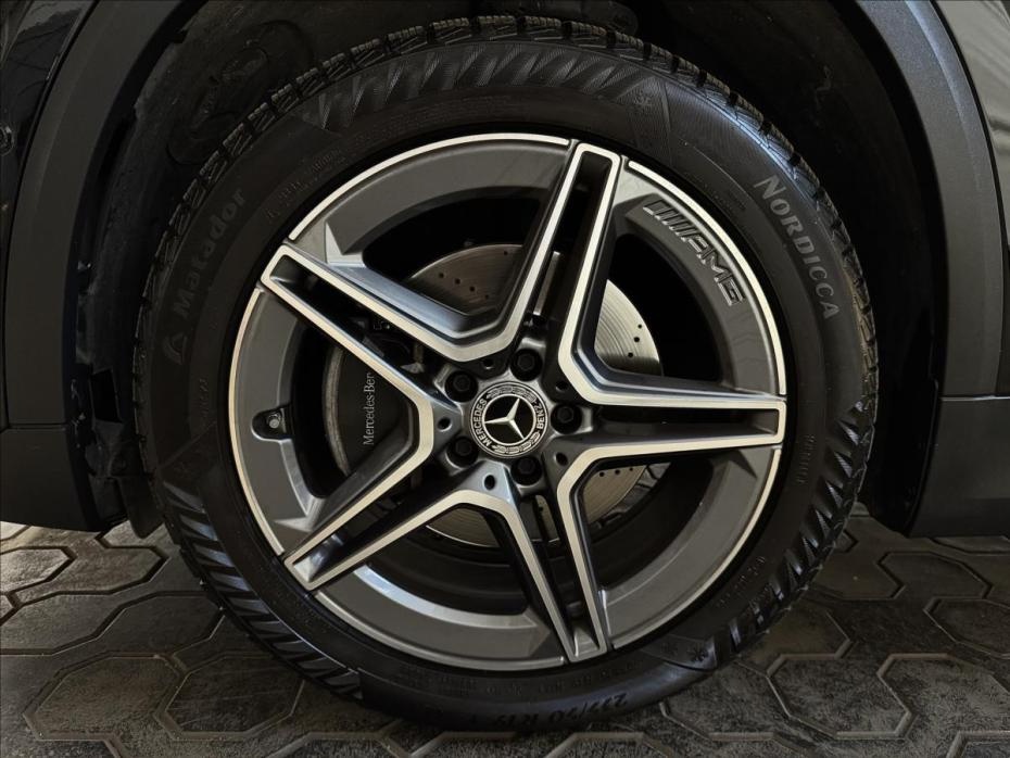 Mercedes Benz GLA 200d 4matic AMG - 5