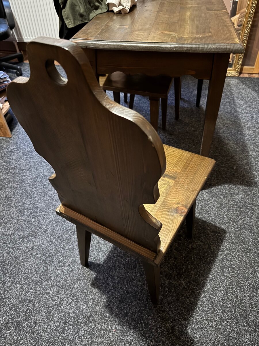 Stol a stoličky - 5