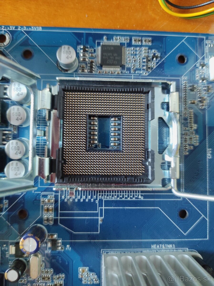 Doska ASRock + 2 Intel Procesory + RAM - 5