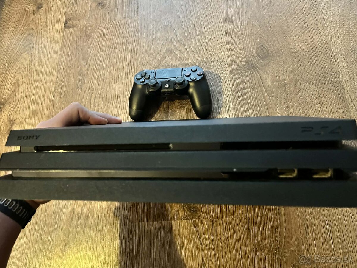 PS4 PRO 1TB - 5