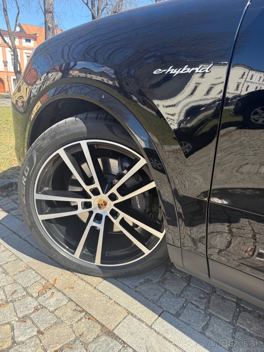 Predám Porsche Cayenne E-Hybrid - 5