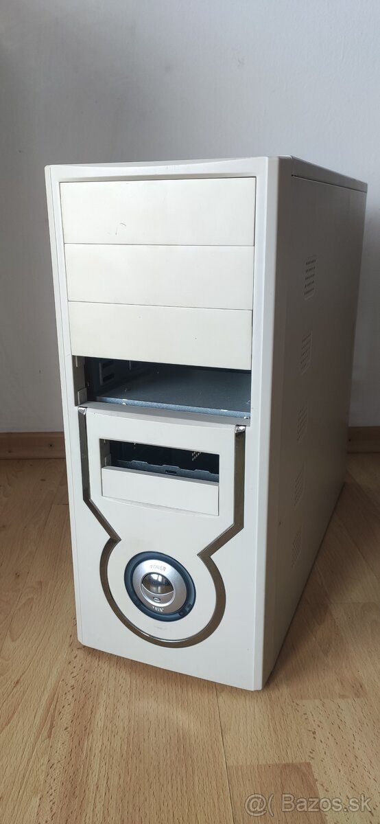 Predám full ATX PC skrinku - 5