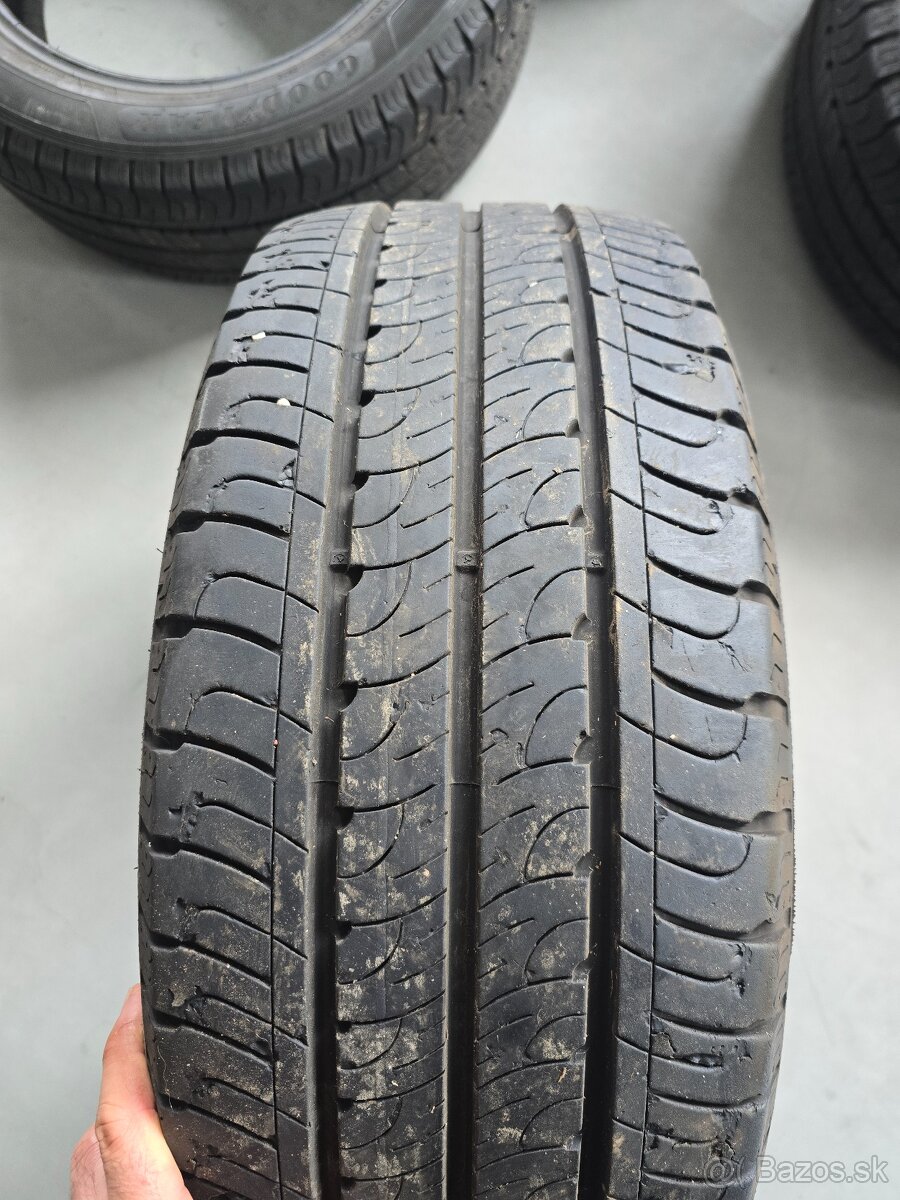 Letné pneu Goodyear Efficient grip cargo 225/55 R17C - 5