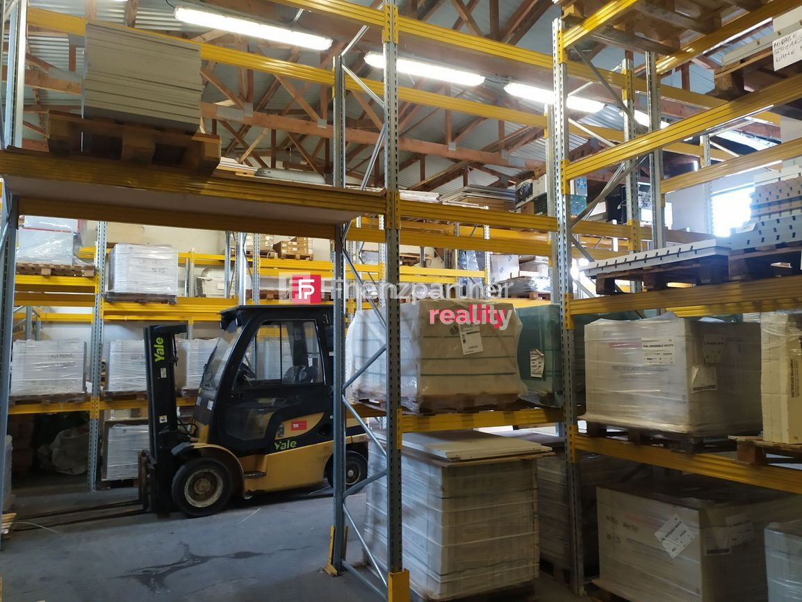 Obchodno-administratívny objekt s veľkým skladovým priestoro - 5