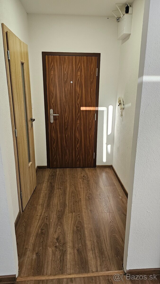 na prenájom 1 izbový byt Partizánske - 5