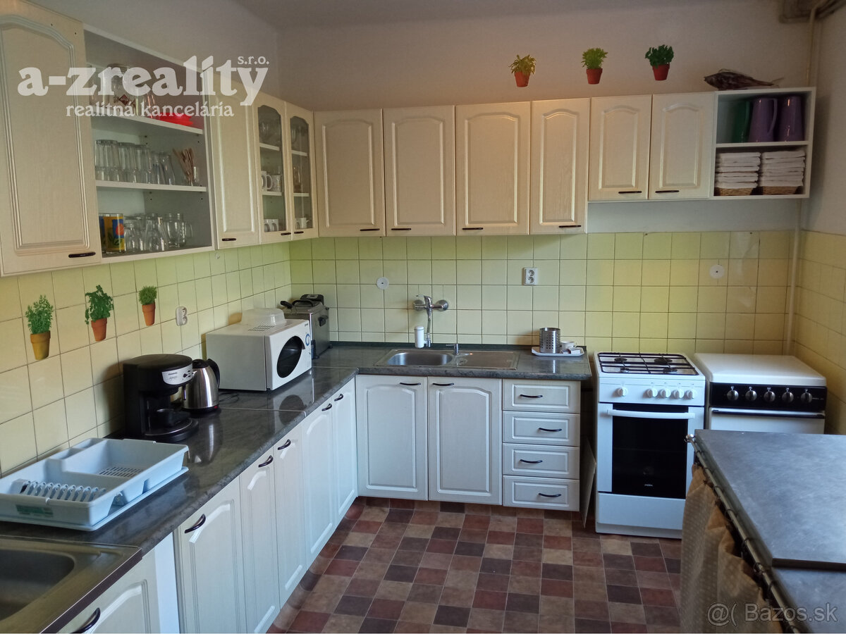 Ponúkame na predaj pekný penzión v Patinciach - 5