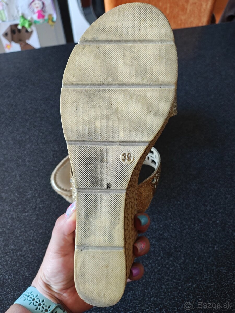 Šľapky na platforme - 5