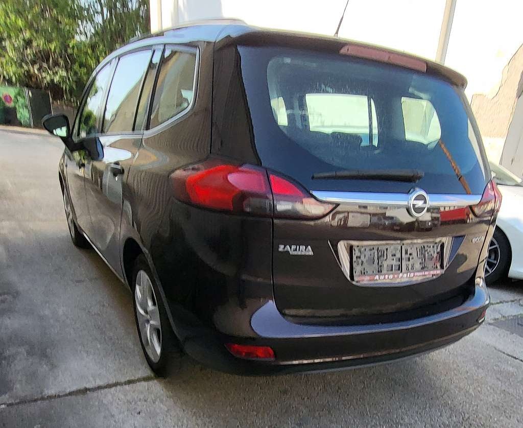 Opel Zafira Tourer 1.4i , 1.6i 103 kw r.2015 7 miestna - 5