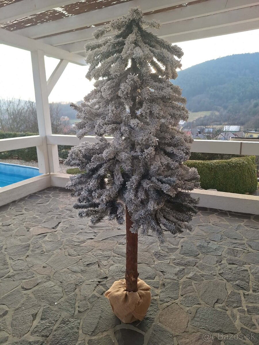 zasnežený stromček - 5