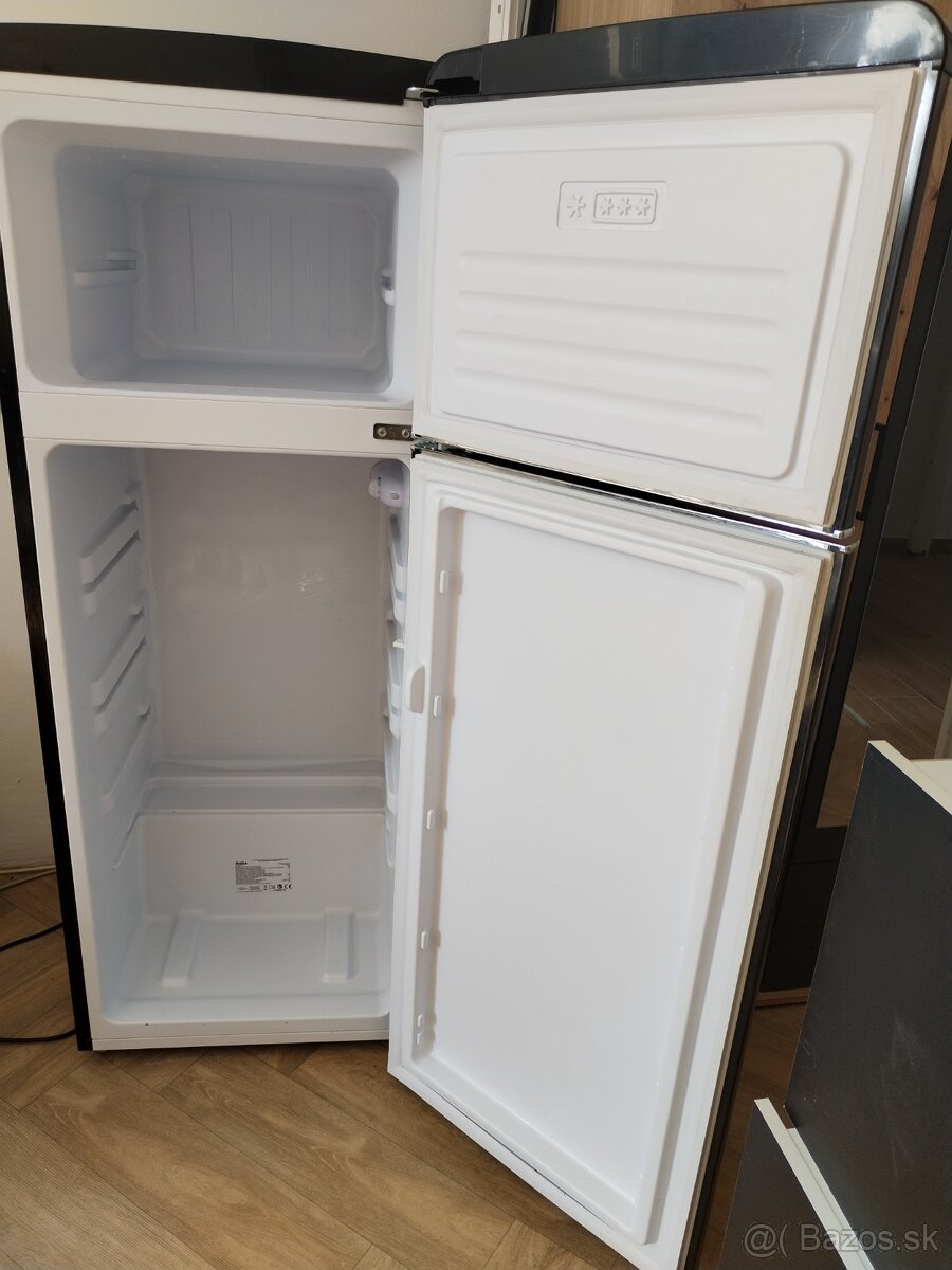 Čierna Amica - výborný stav - 5