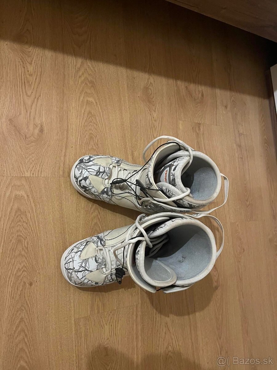 Snowboard + viazanie + topanky - 5