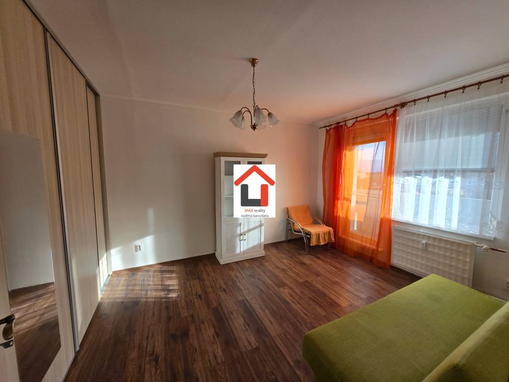 NÁJOM OD 1.MARCA : 1 izbový byt s loggiou v Komárne/CENTRUM - 5