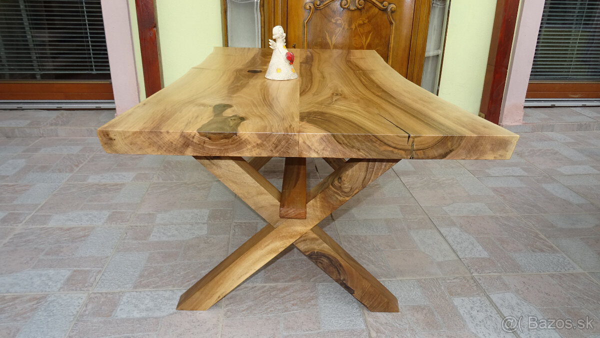 Orechový stolík - 5