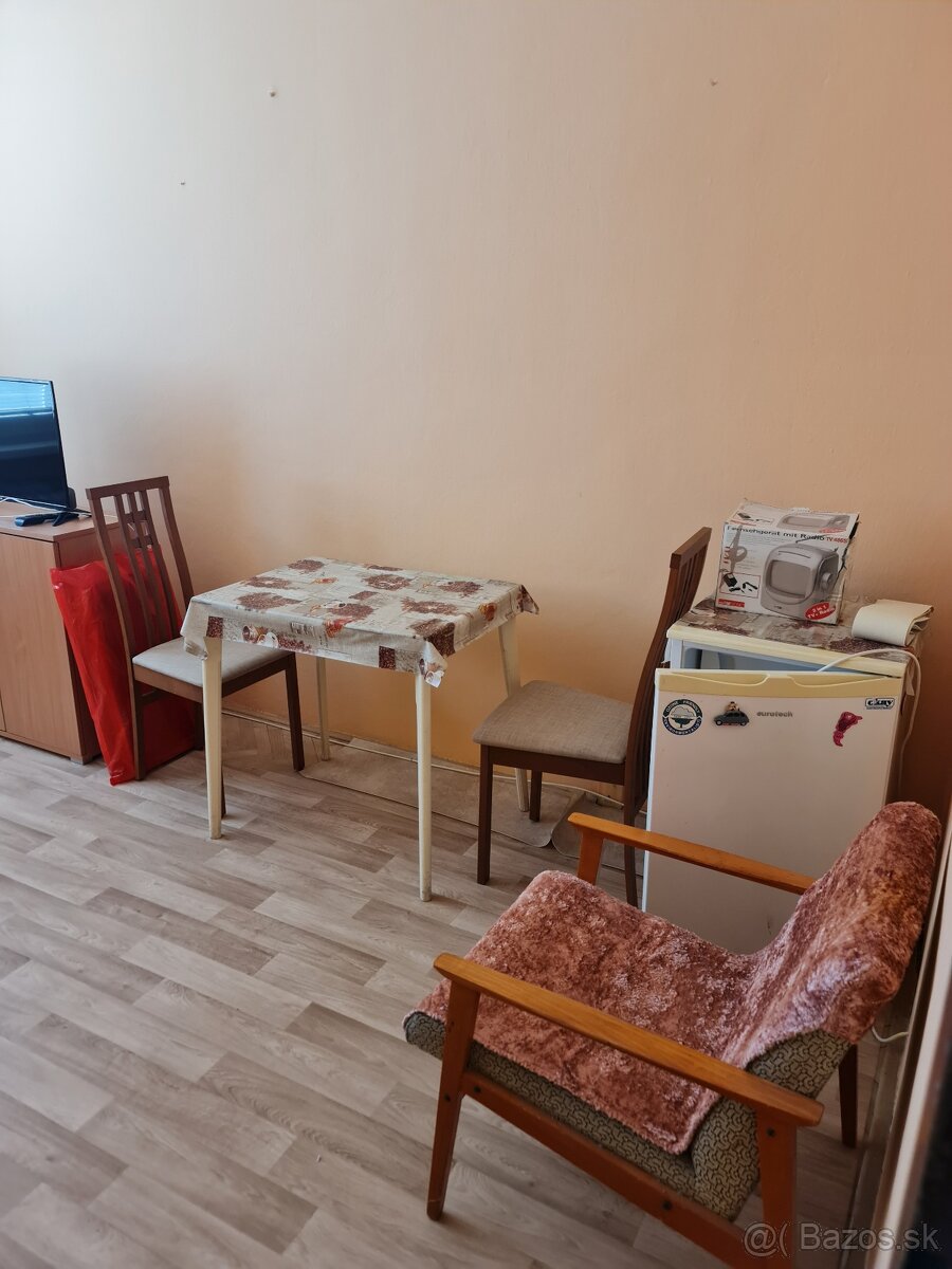 Garzonka Chrenova Nitra - 5