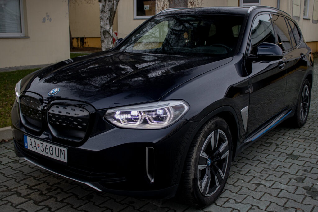 BMW iX3 Panoráma 210kW Harman Kardon - 5