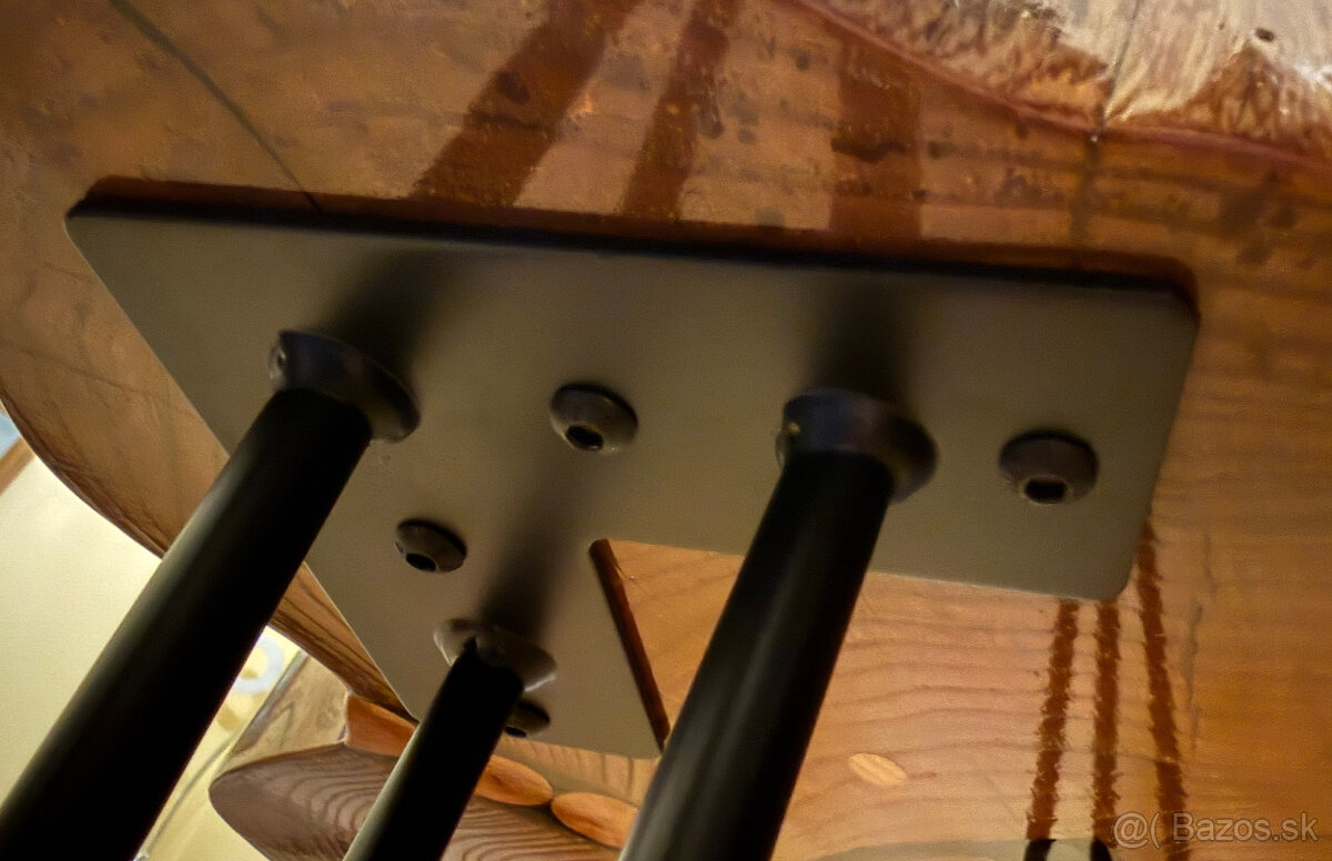 Predám epoxidový konferenčný stôl z brestového dreva - 5