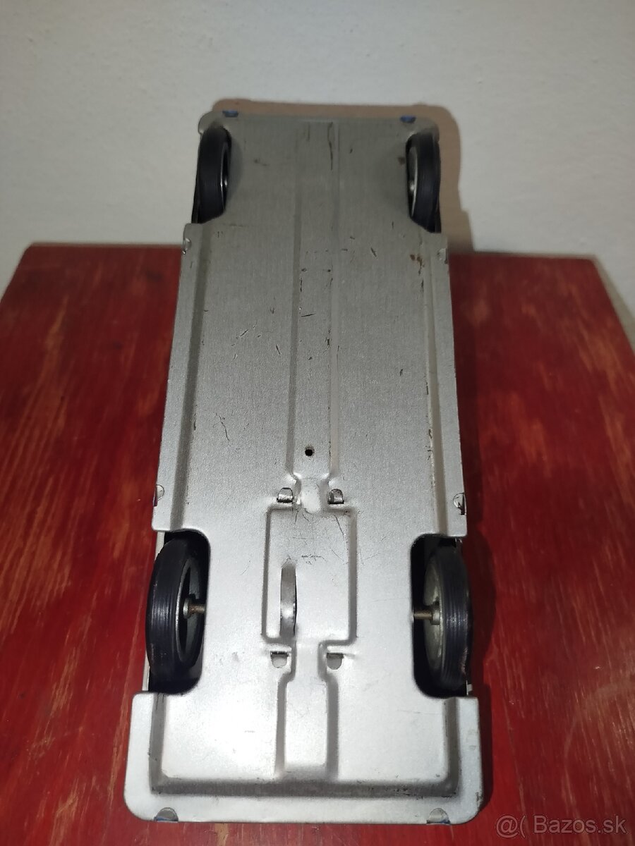 Plechové autíčko - 5