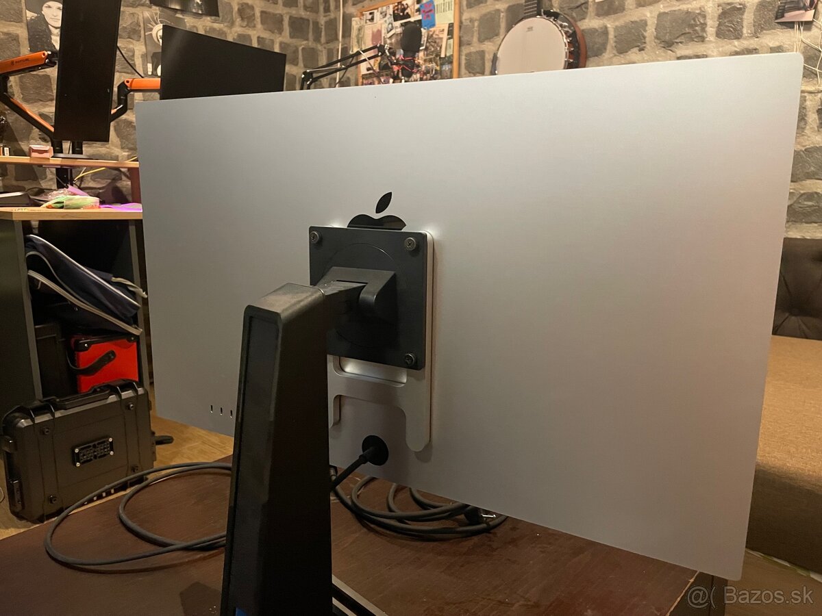 Mac studio M4 max a studio display + satechi usb c hub - 5