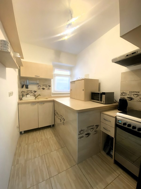 Zariadený 1 izbový byt Staré Mesto - 5