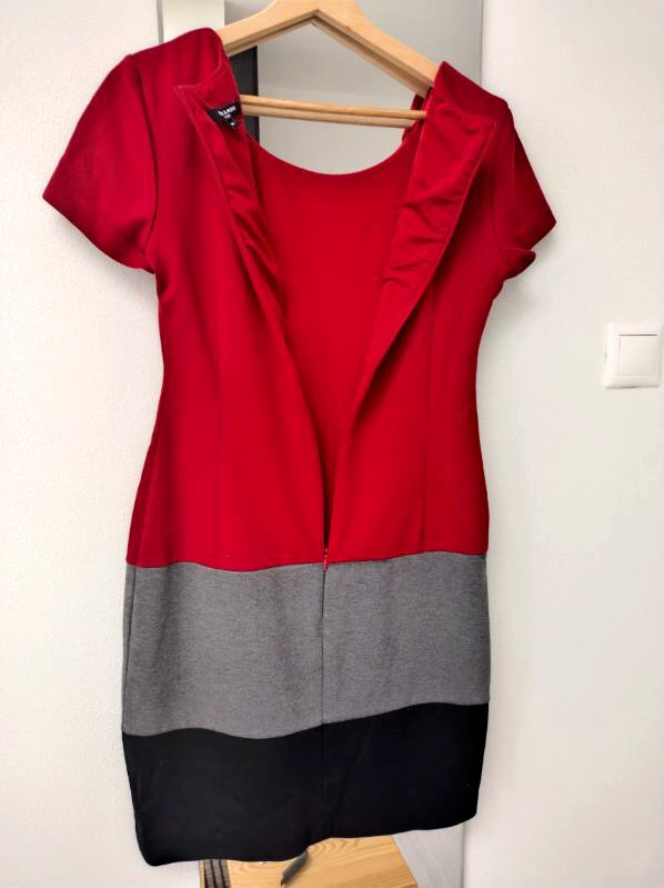 Damske oblečenie,šaty a svetre S - M,cena za kus,SPOLU ZLAVA - 5