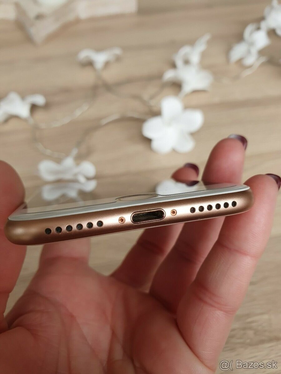 iPhone 8 GOLD - 256GB - 5