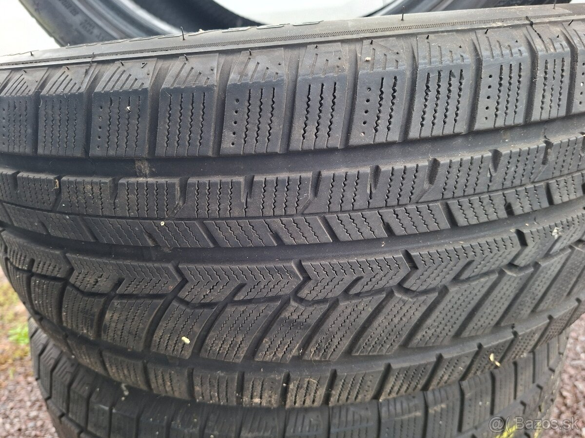 235/50/19 zimné austone - 5