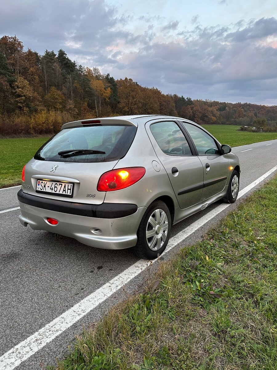 Peugeot 206 1.1 benzín - 5