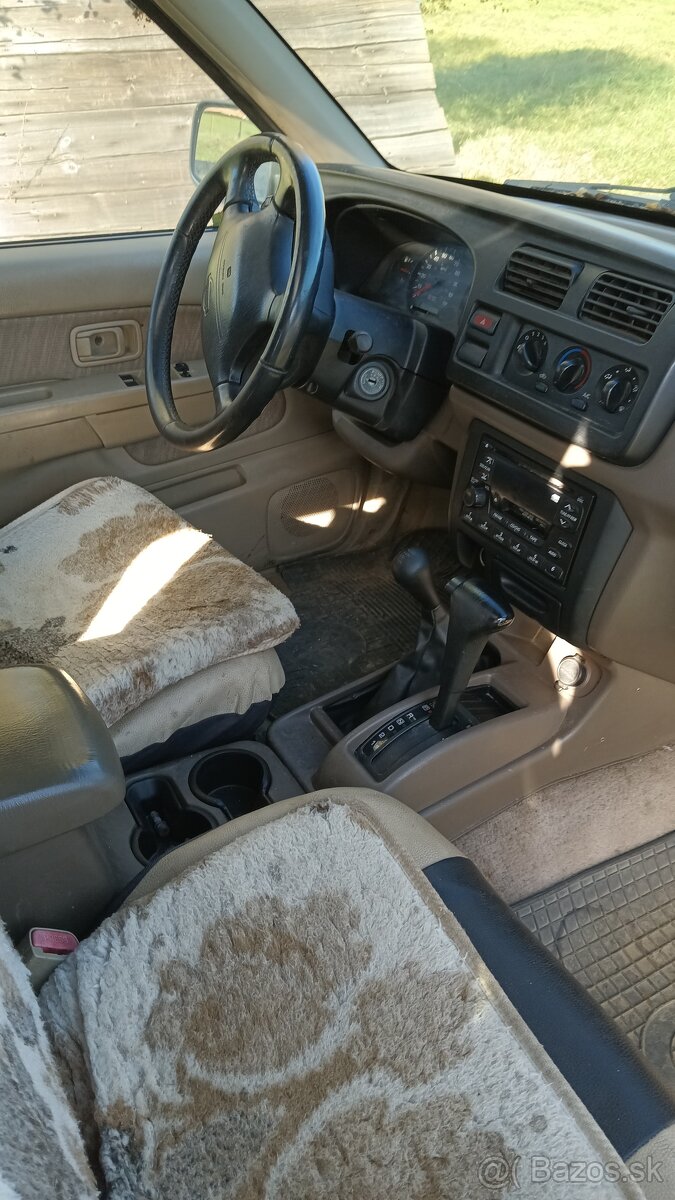 Nissan Frontier benzin 3,3
