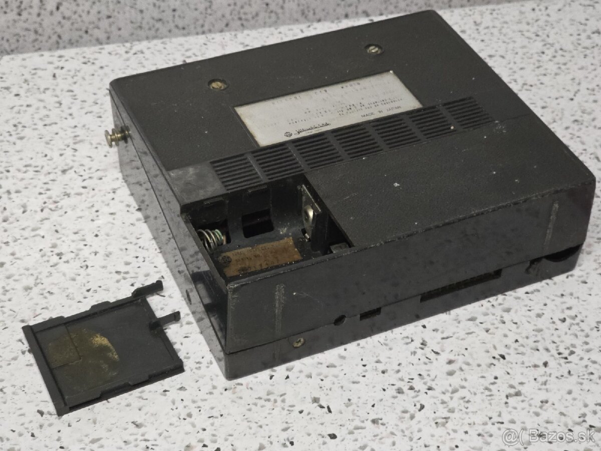 STAROŽITNÉ AUTORADIO 》Hitachi KM-900L - 5