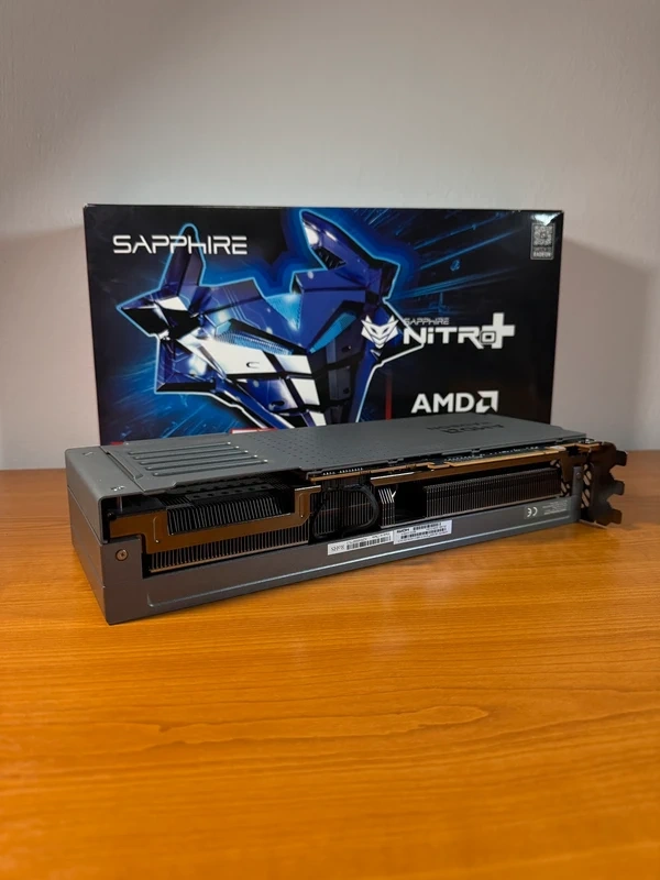 Grafická karta (GPU) SAPPHIRE NITRO+ AMD Radeon RX 9070 XT G - 5