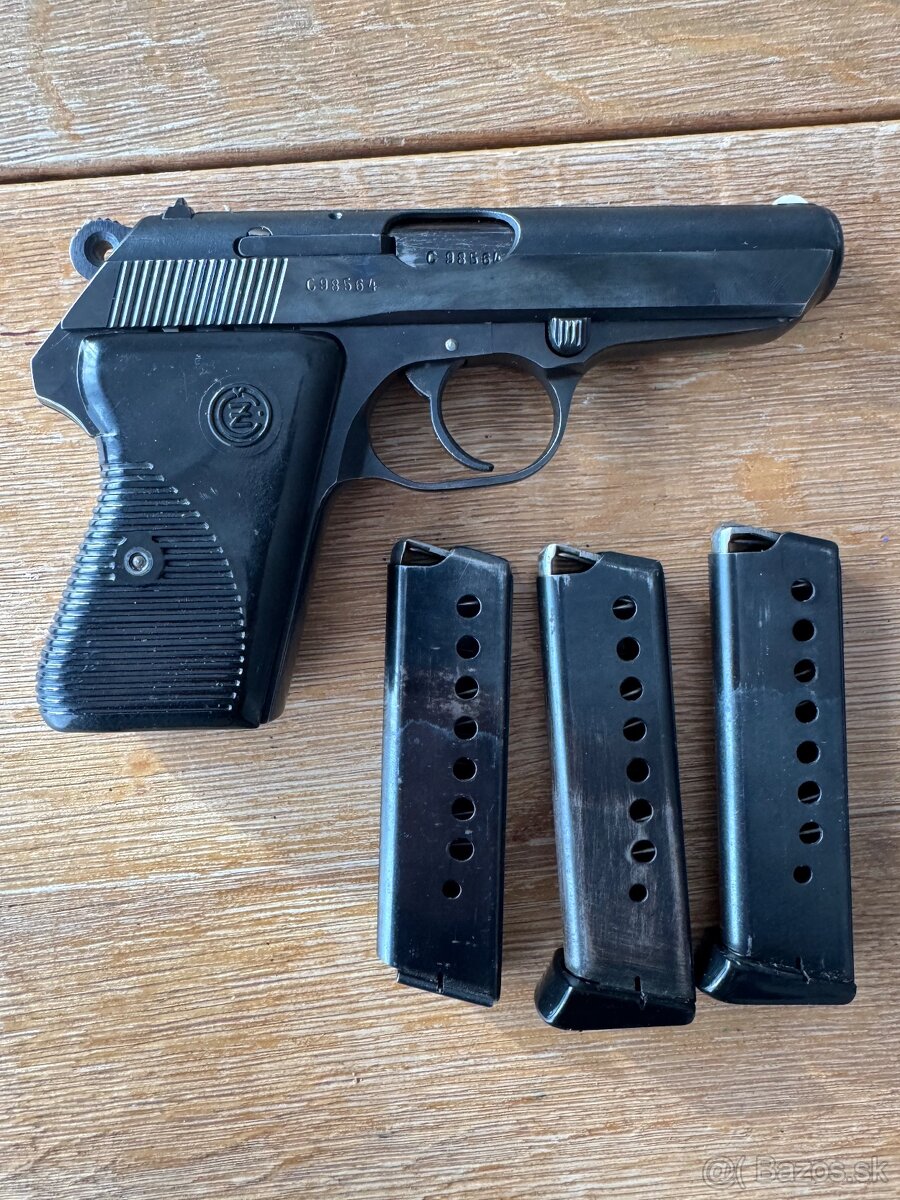 Zbierka pistoli ČZ - 5