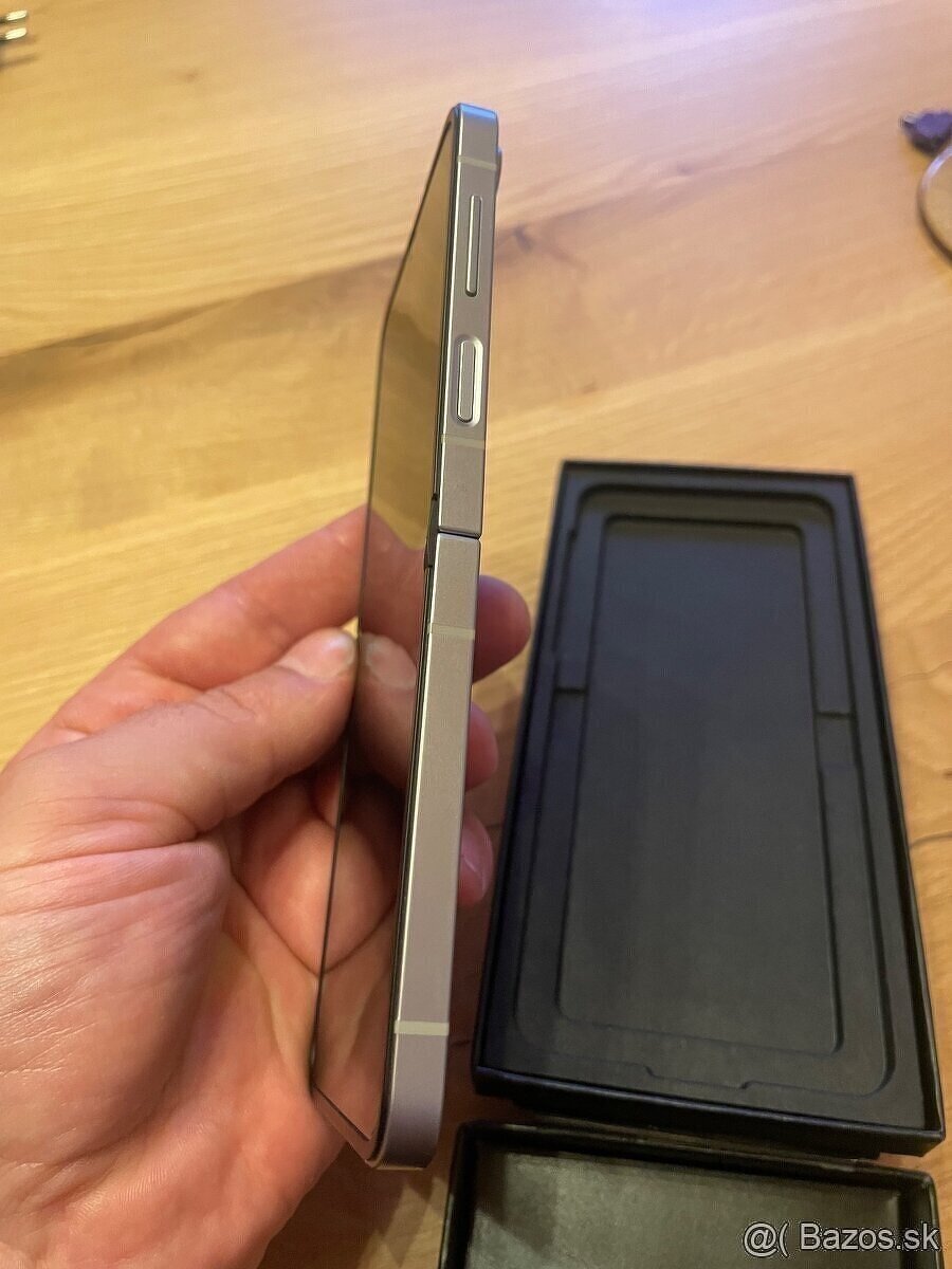 SAMSUNG GALAXY Z FLIP 6 256GB - 5