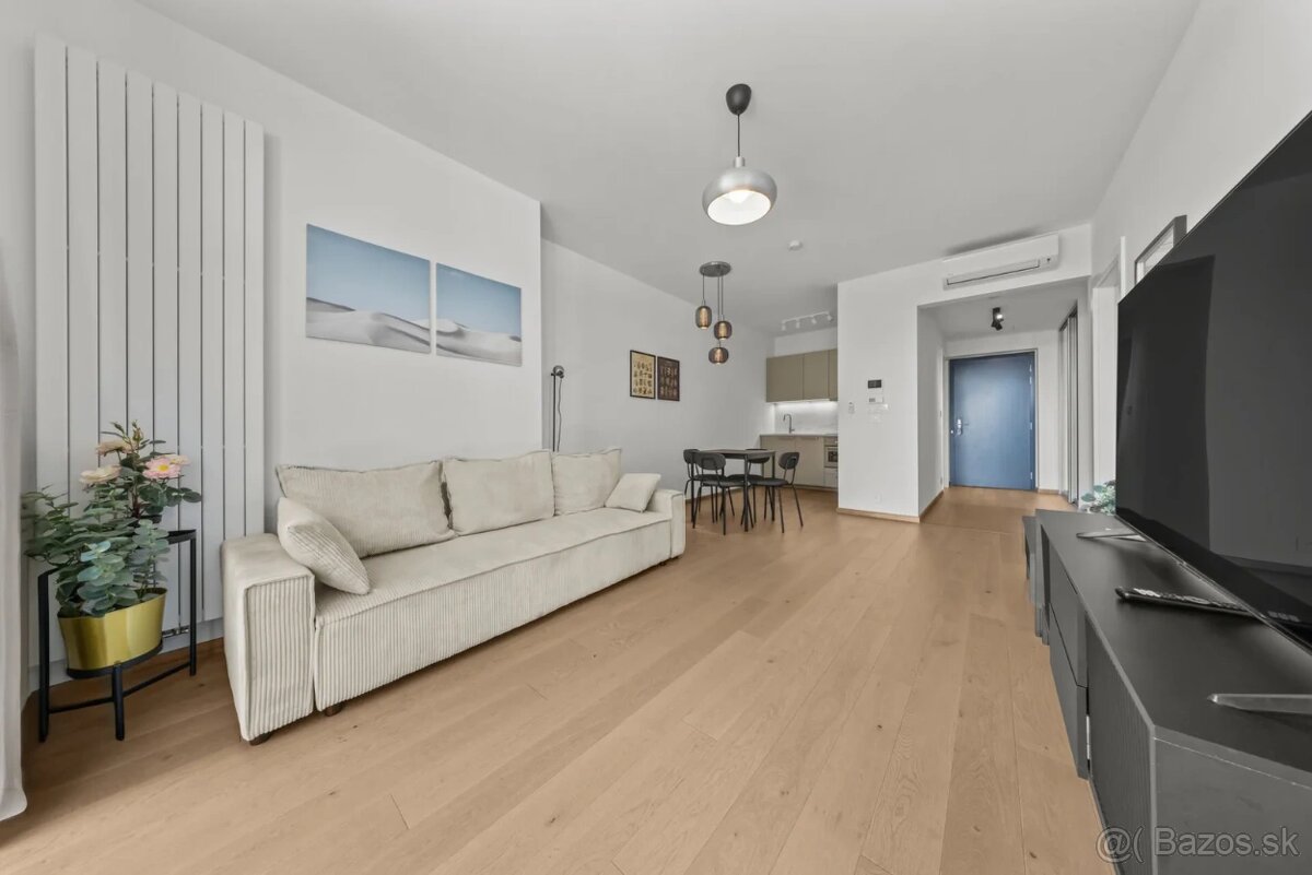 Hodinové-Hotely v BRATISLAVE - 5