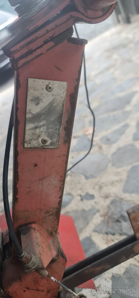 Motorový štvor taktový kultivátor. - 5